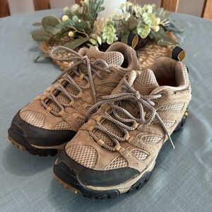 Merrell Moab Hiking Shoe Womens 9M Taupe Suede Vibram Soles